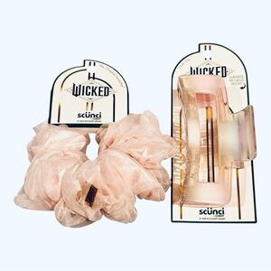 Scünci Wicked Hair Bundle–Light Pink Scrunchies & Iridescent Claw Clip